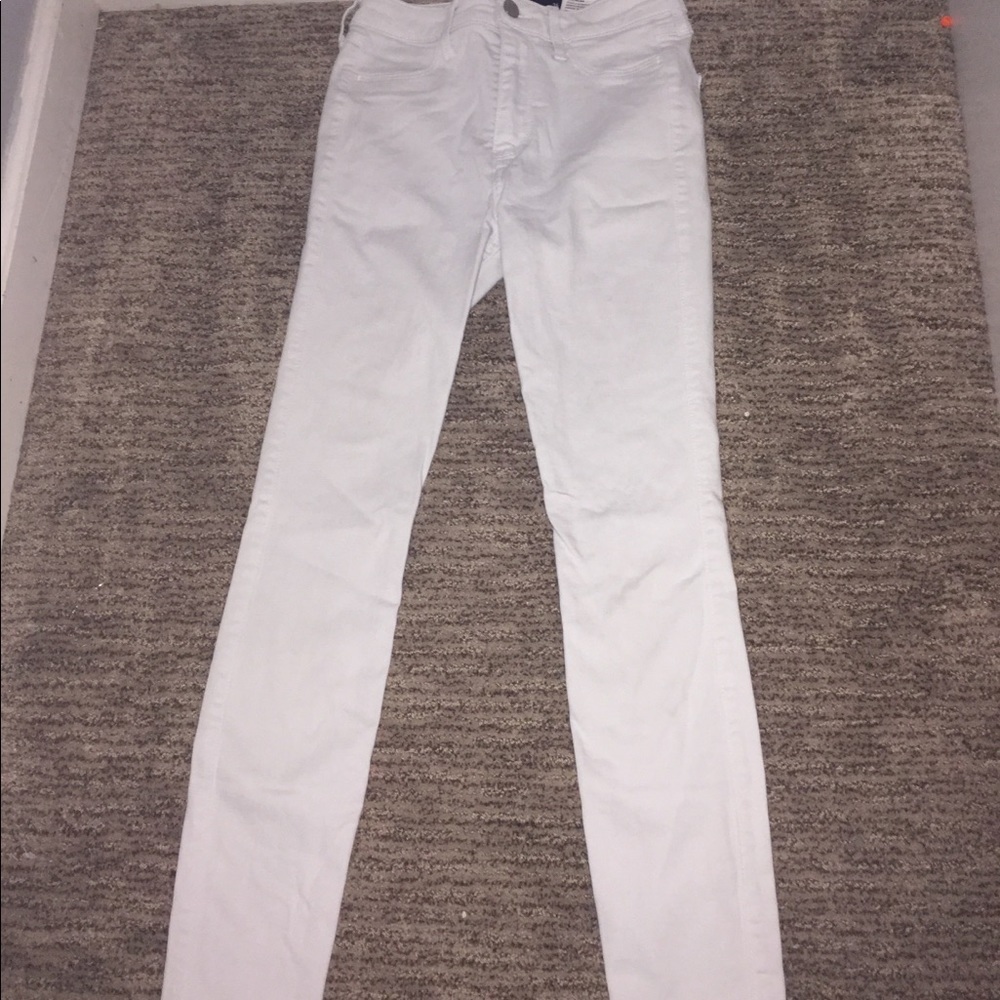 BRAND NEW Hollister white jeans
